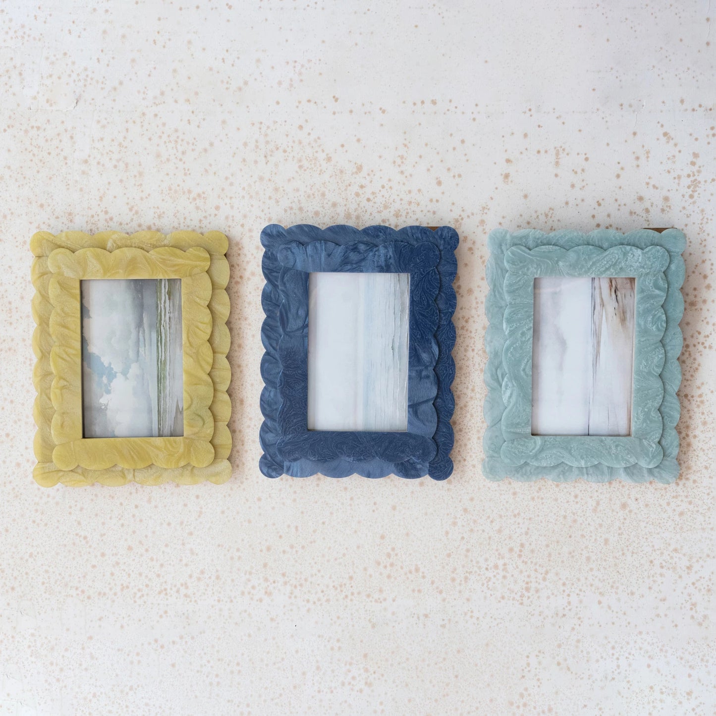 Frame Resin Scalloped Double Layered 3 Colors Available Holds 4"x 6" (Sold Individually)