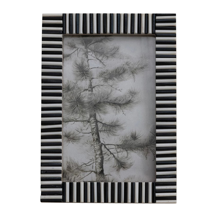 Frame  MDF & Resin Ribbed Black & White Holds 4" x 6" Photo