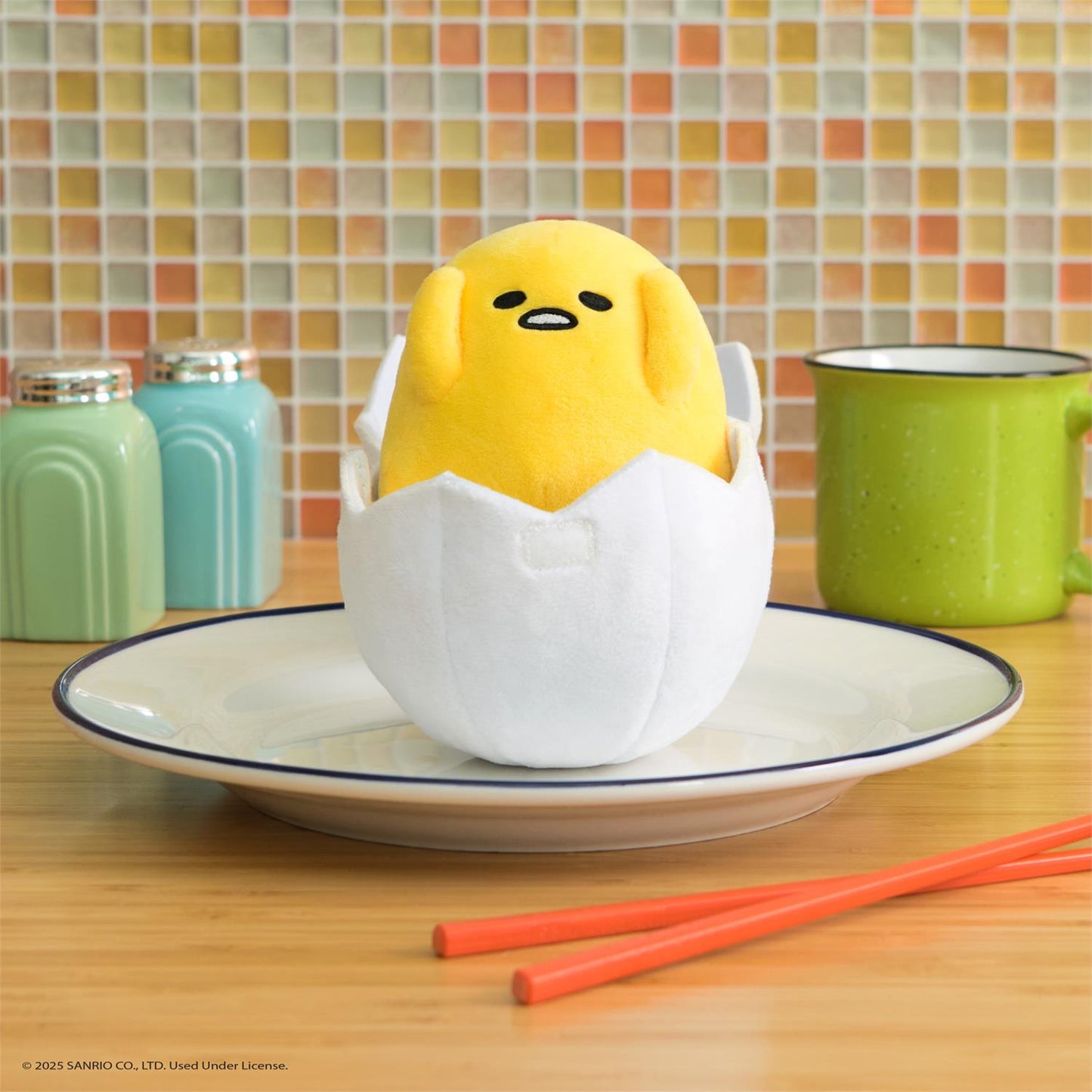 Plush Sanrio Gudetama Eggshell 5"