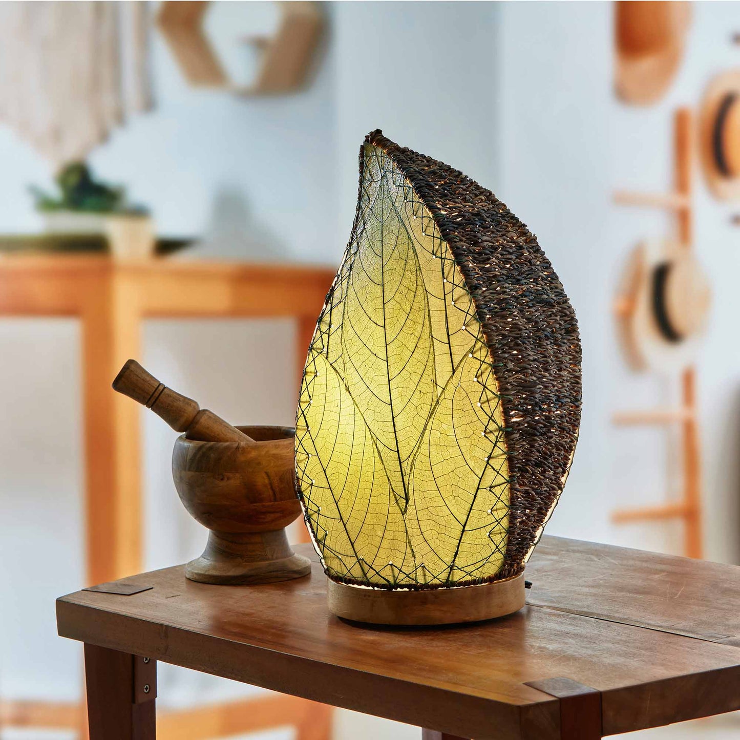Leaflet Cocoa Leaves Table Lamp - Green