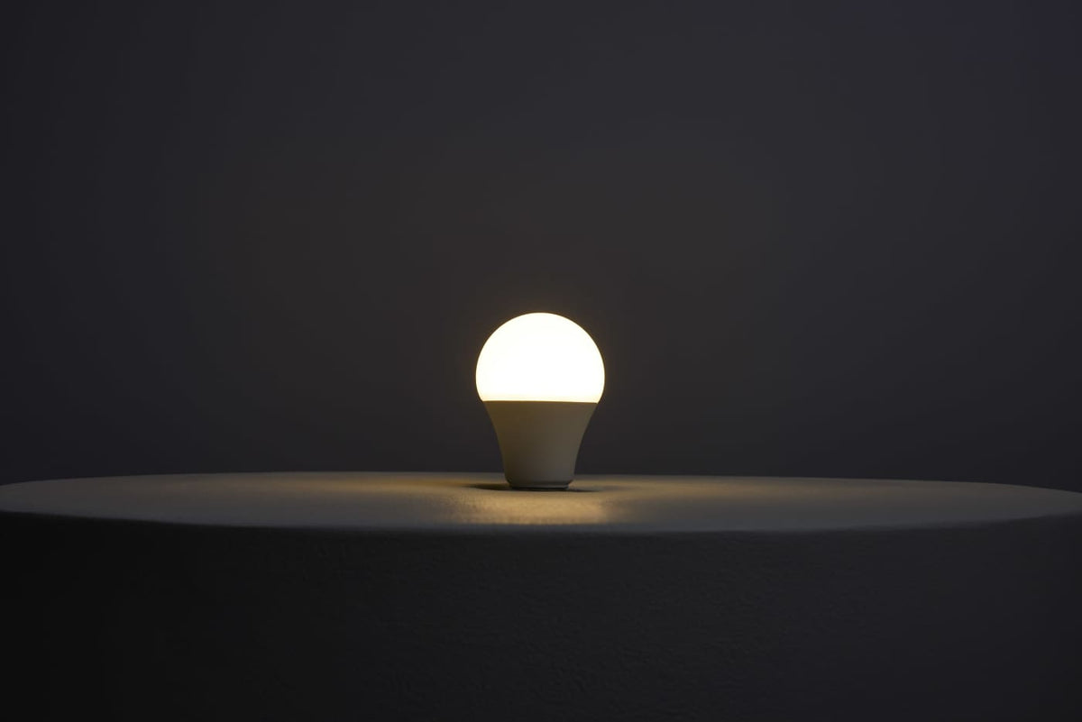 LED Light Bulb; 10 Watt; A19; 2700K-5000K RGB/Tunable White; Starfish; White; Medium Base; 120 Volt