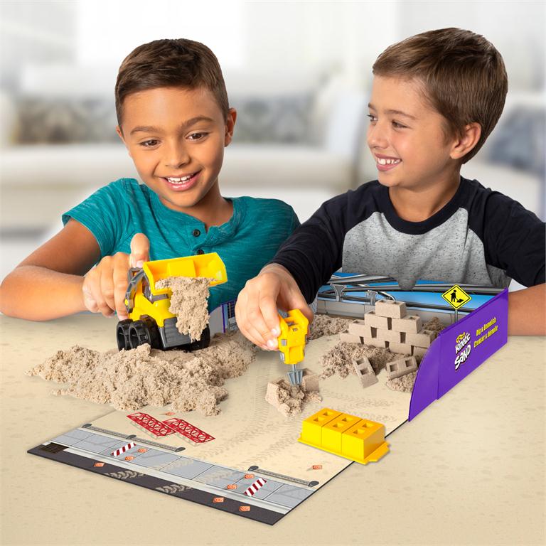 Kinetic Sand Dig & Demolish Truck Playset