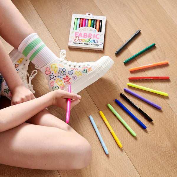 Markers Fabric Doodlers Set of 12 Colors