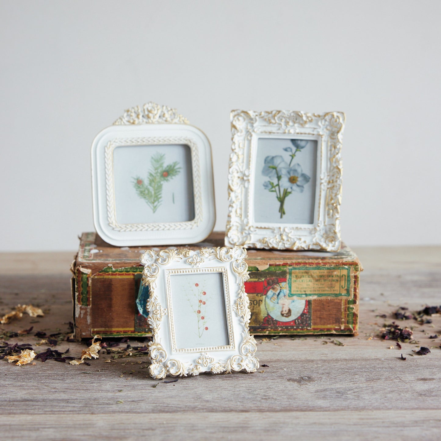 Frame Tabletop Resin Baroque 3 Styles 3.5" - 5"h (Sold Individually)