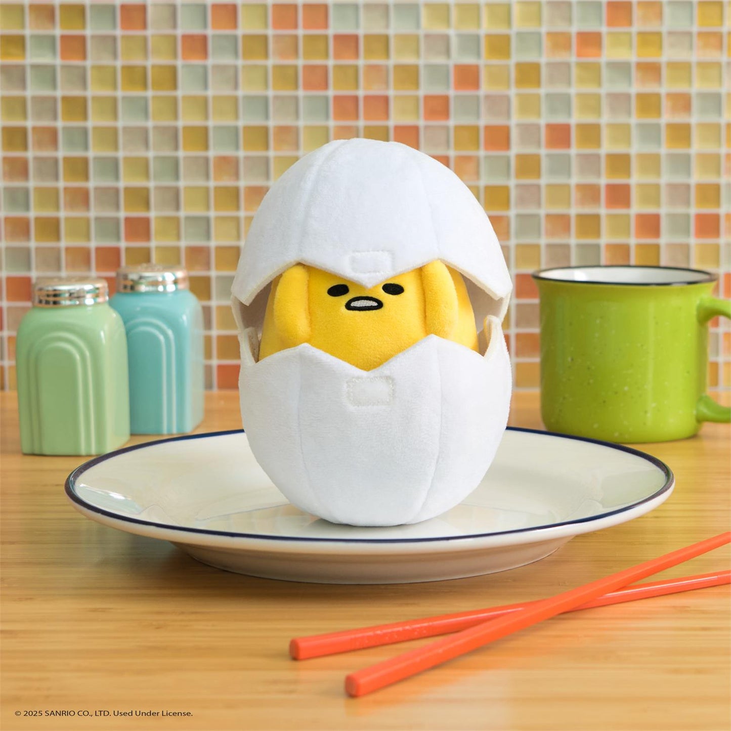 Plush Sanrio Gudetama Eggshell 5"