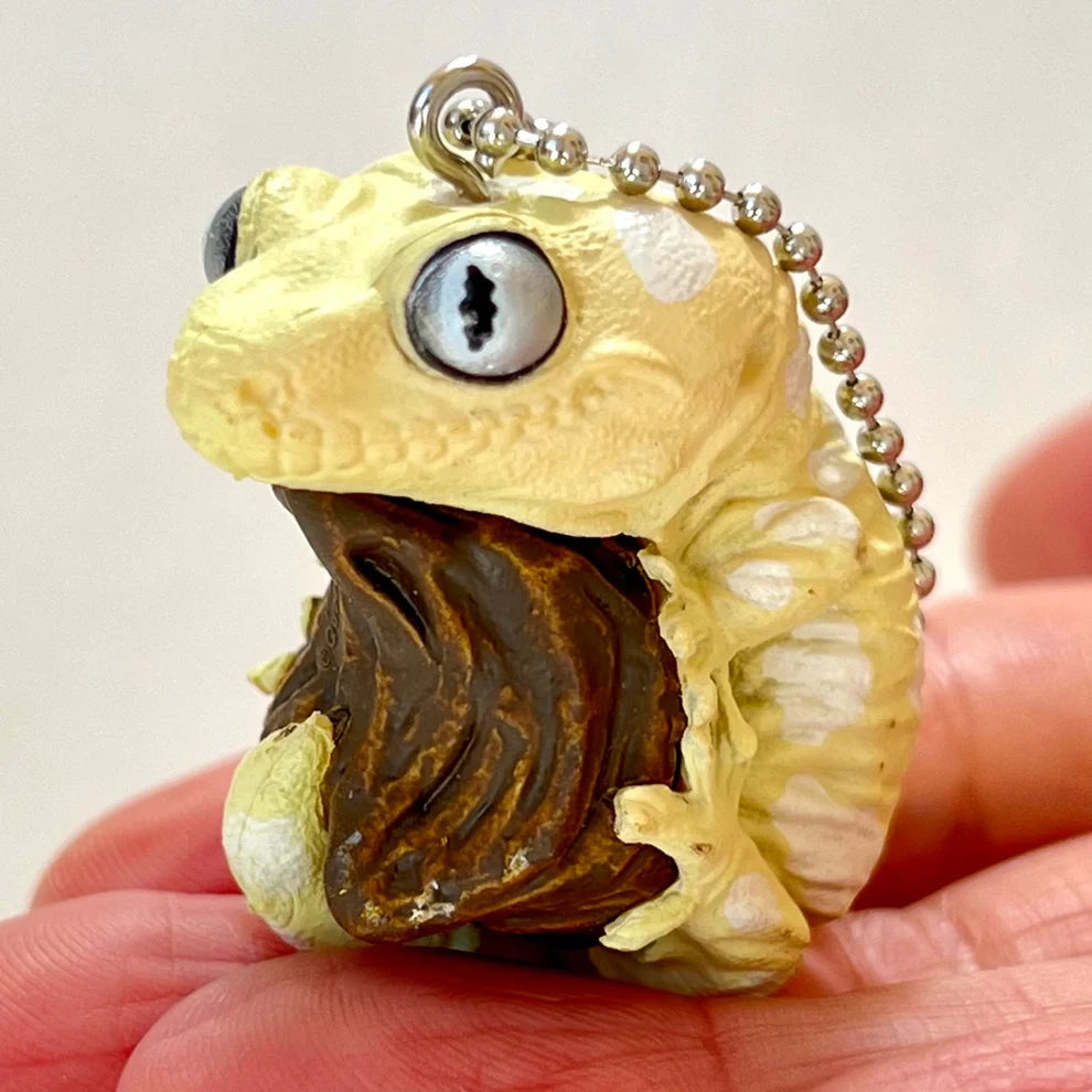 Gashapon Capsule For All Ages Iguana & Gecko Charm (Sold As An Individual Capsule)